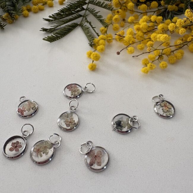 CHARM ARGENTO FIORI ESSICCATI